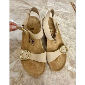 Papillio by Birkenstock Beige Wedge Sandals Size 9, leather suede, contoured